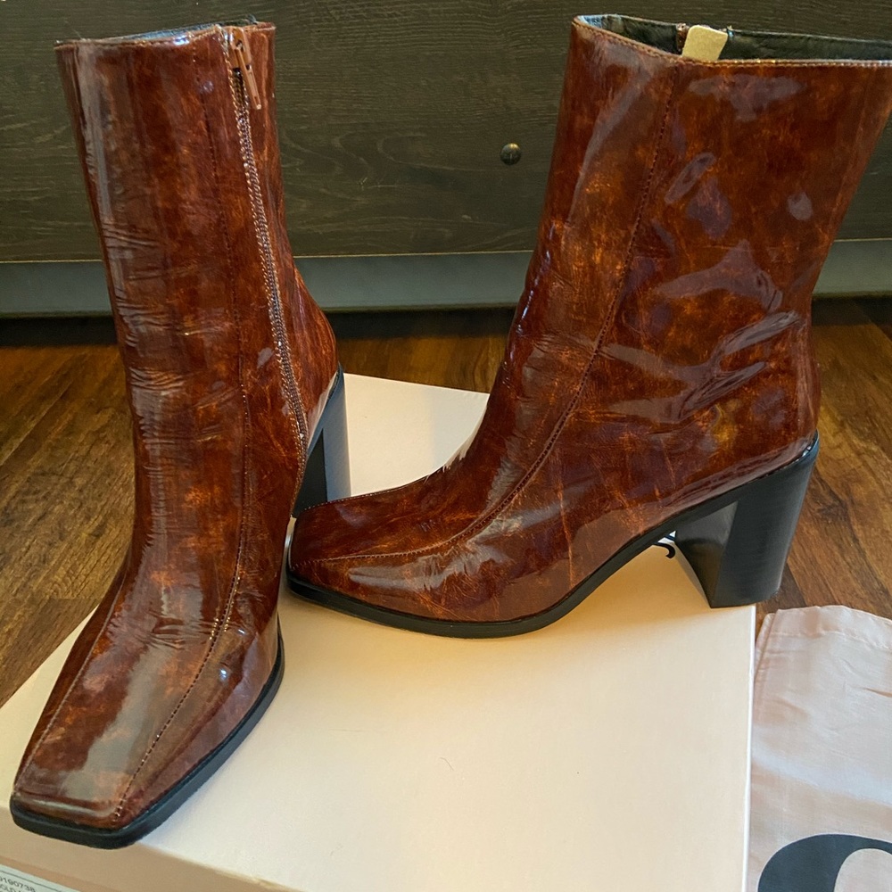 NWT Jaggar the label boots